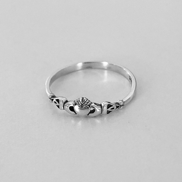 💕💕TOP SELLER💕Sterling Silver Tiny Claddagh Ring, Irish Ring, Loyalty Rings - Picture 3 of 8